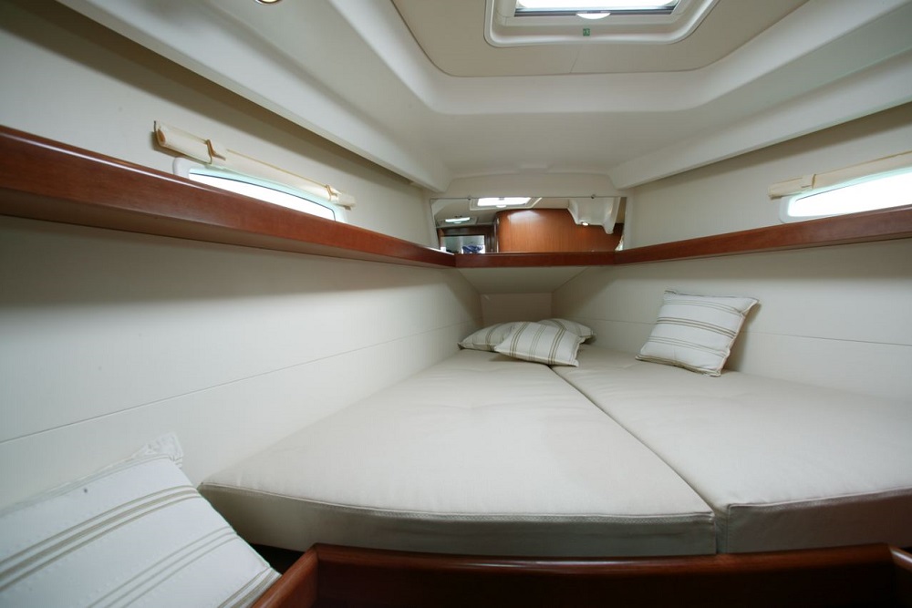 yacht